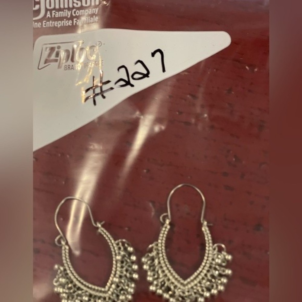 VTG Silver Tone Beaded Dangle Earrings         # 227 - Picture 4 of 4